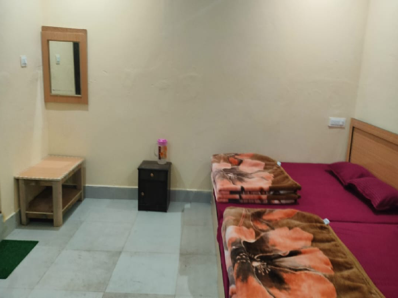 Six Bed Room