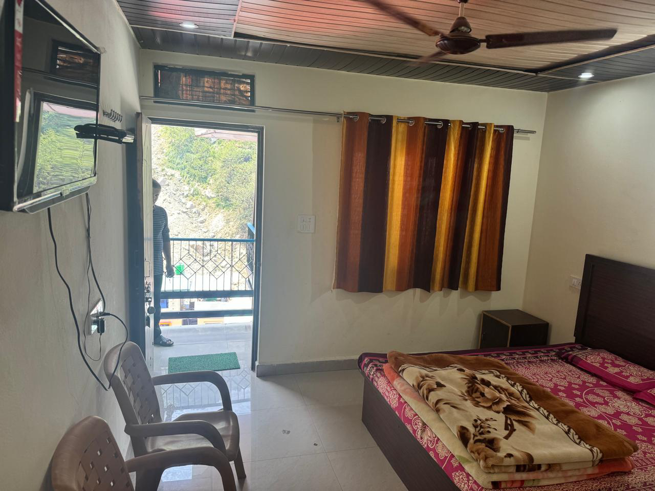 Triple Bed Room